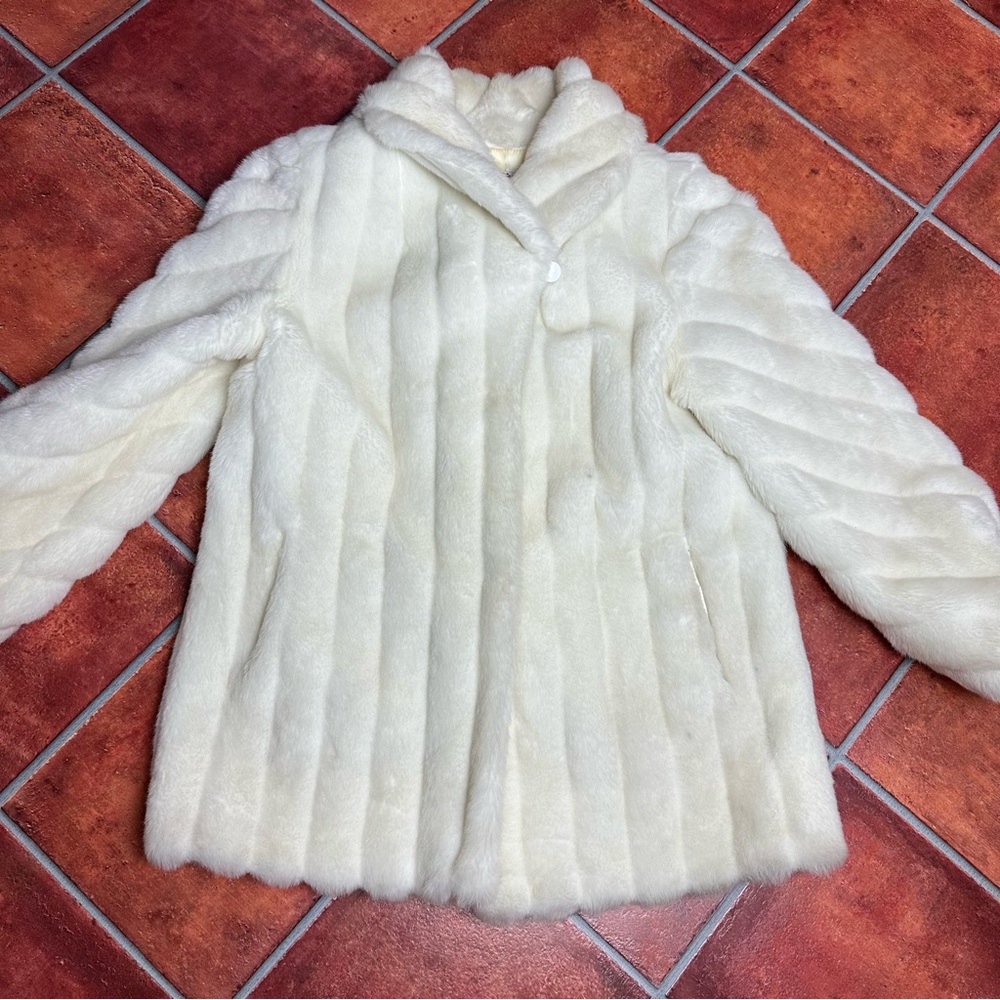 Vintage Monterey Faux Fur Coat - Picture 8 of 10